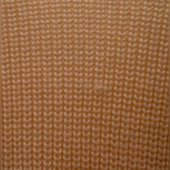 Guess Cream Cable Knit Cape With Gold Zipper Hardware - Picture 5 of 5